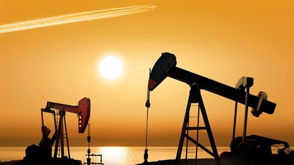 اسعار النفط تسجل أضعاف خلال الشهر من 10 سنوات